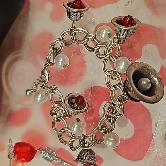Cute red jewlery set. Includes earings, necklace, and bracelet. - Picture 6 of 6
